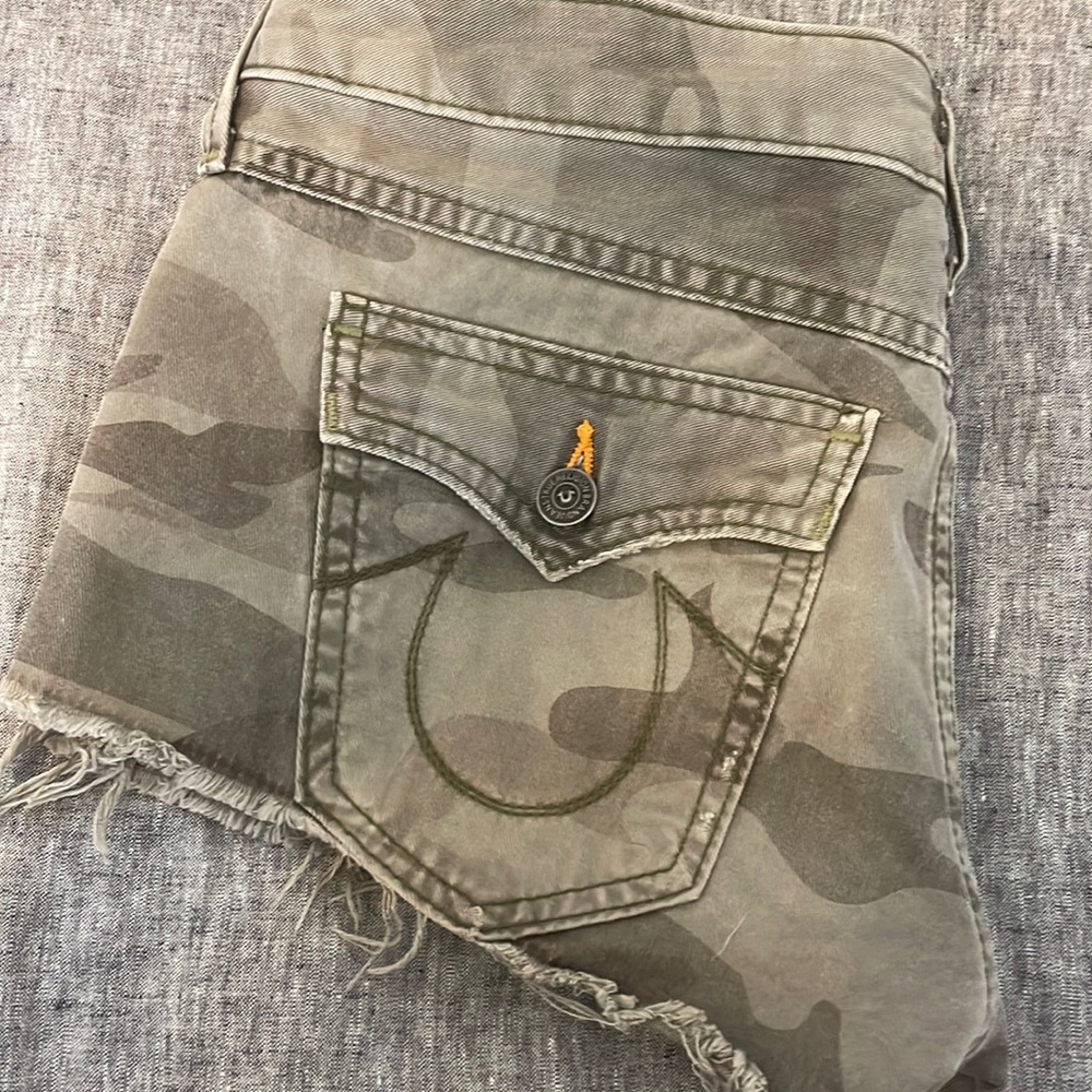 Womens true religion camo shorts 25